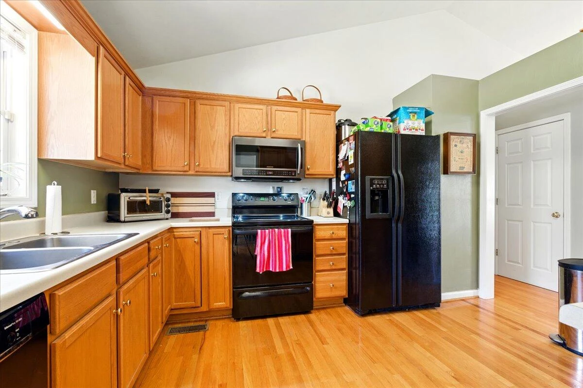 1027 Alison LN - Photo 11
