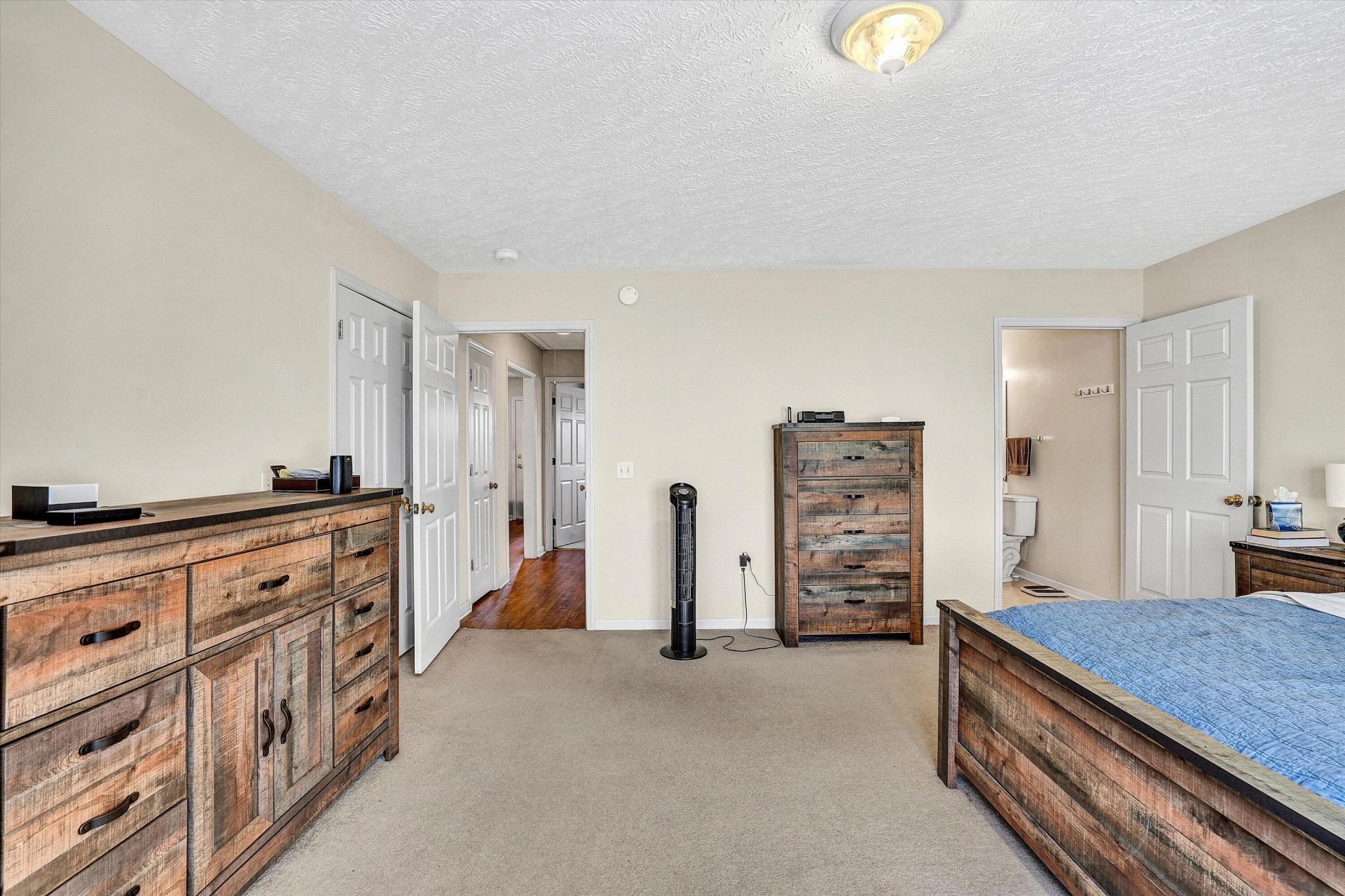 140 Jennifer ST - Photo 17