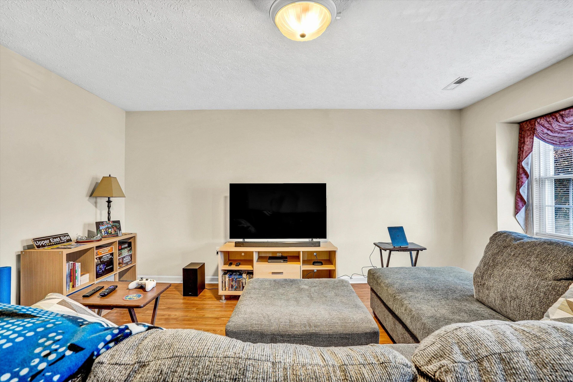140 Jennifer ST - Photo 5