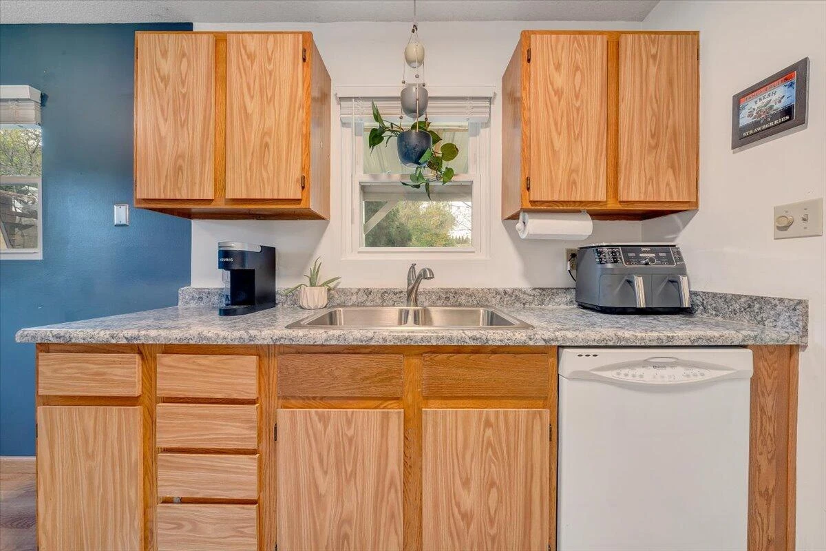 2421 Franklin ST - Photo 10
