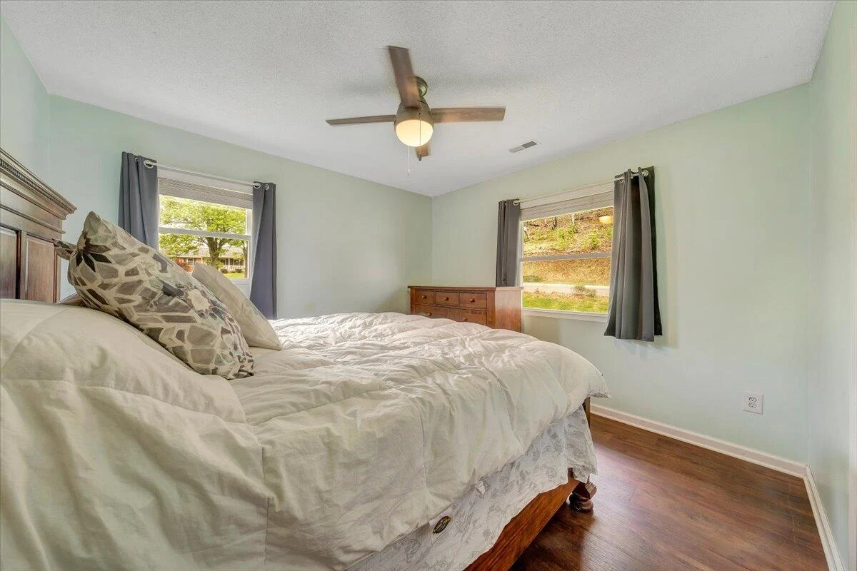 2421 Franklin ST - Photo 13