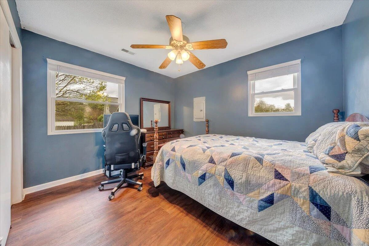 2421 Franklin ST - Photo 15