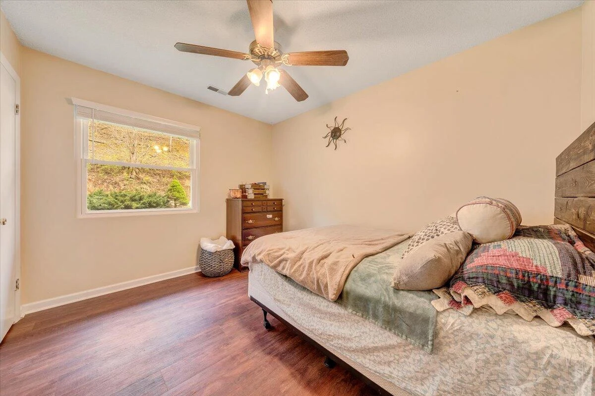 2421 Franklin ST - Photo 17