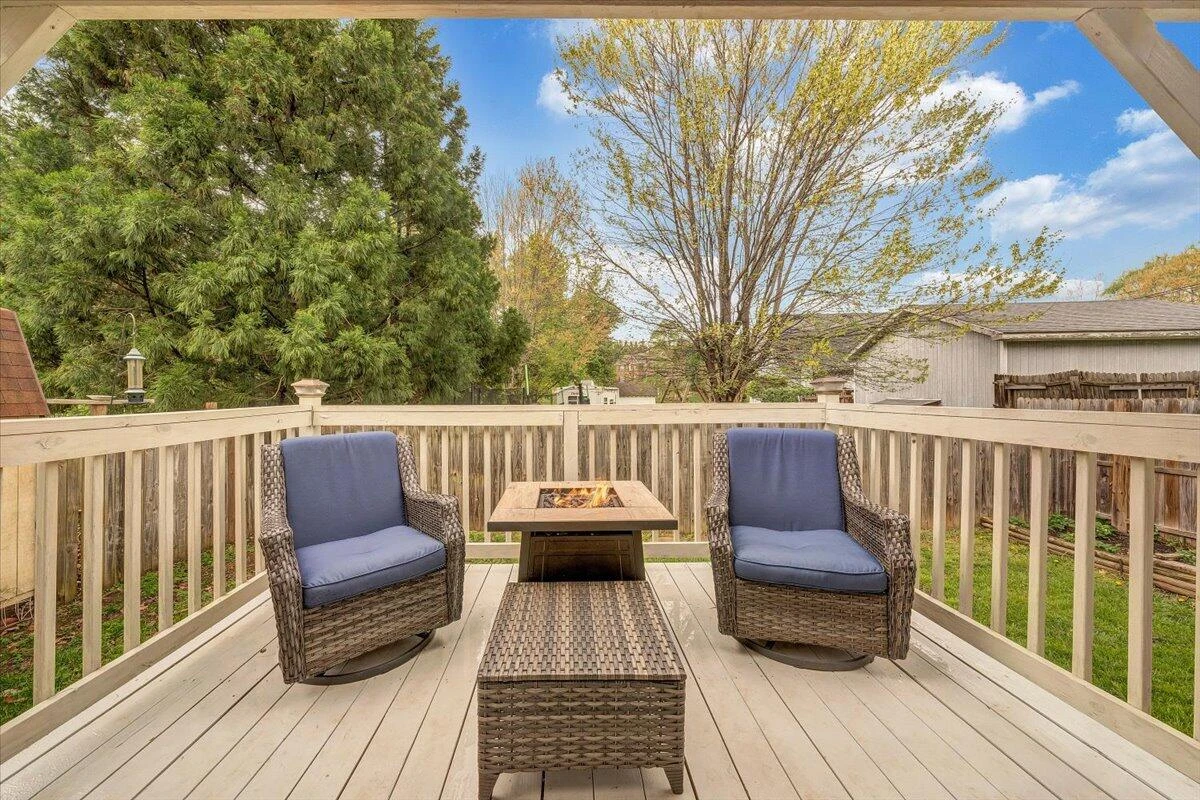 2421 Franklin ST - Photo 19