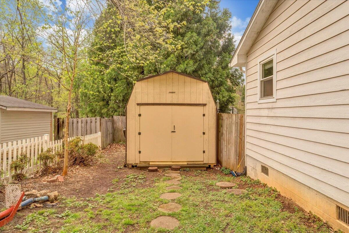 2421 Franklin ST - Photo 26