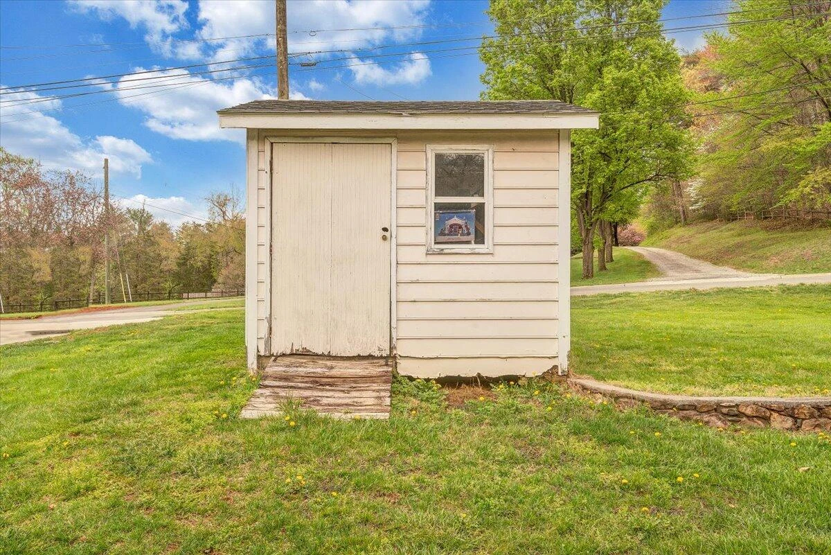 2421 Franklin ST - Photo 27