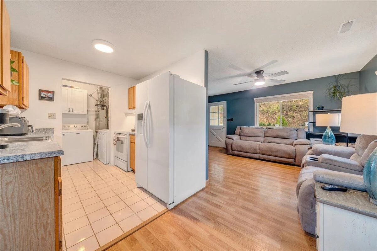 2421 Franklin ST - Photo 7