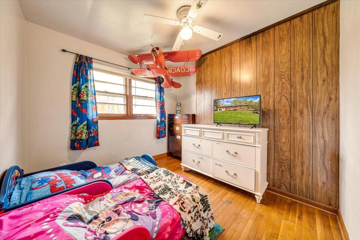 171 Bowles DR - Photo 17