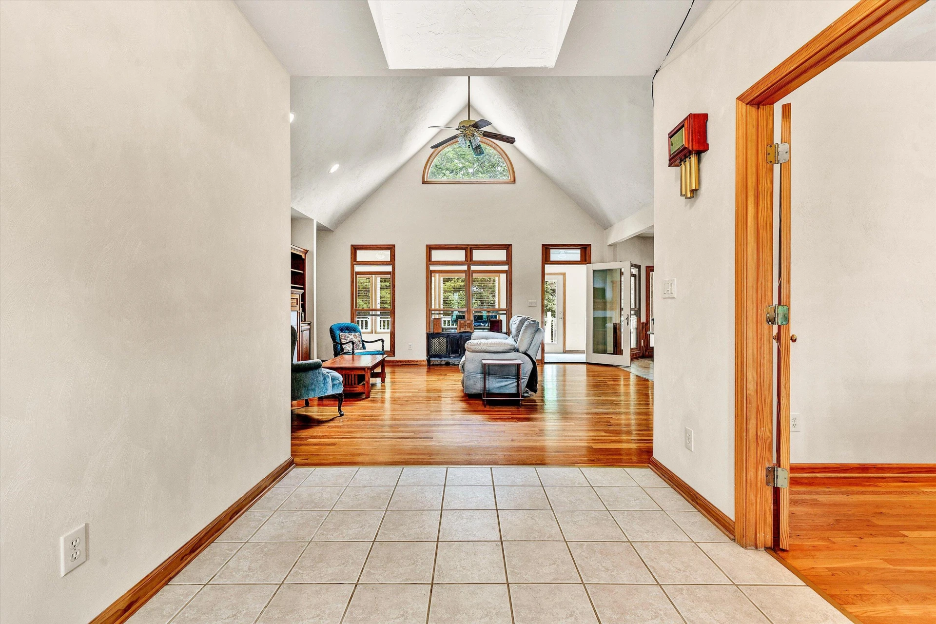 835 CLAYBANKS DR - Photo 11