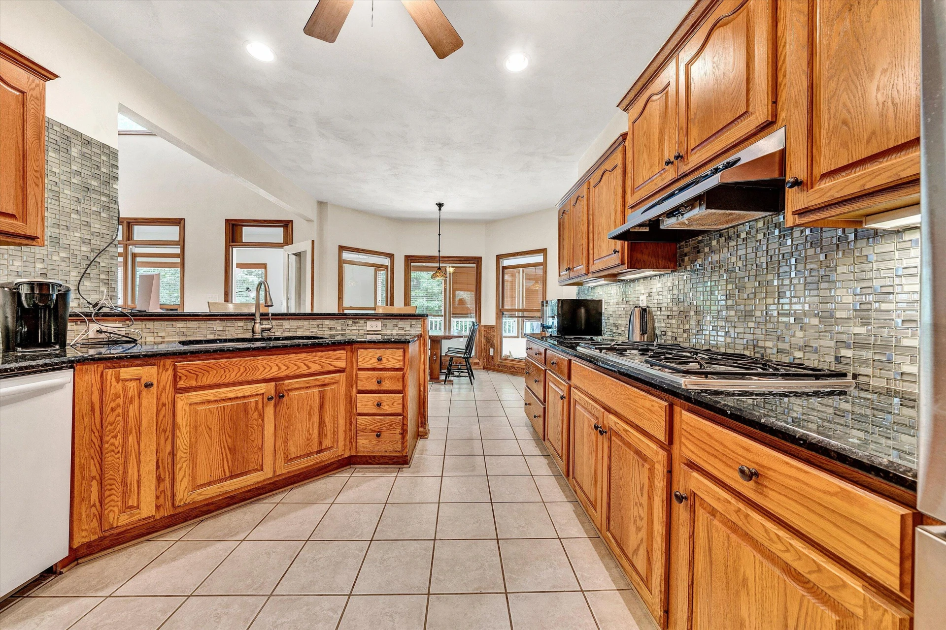 835 CLAYBANKS DR - Photo 15