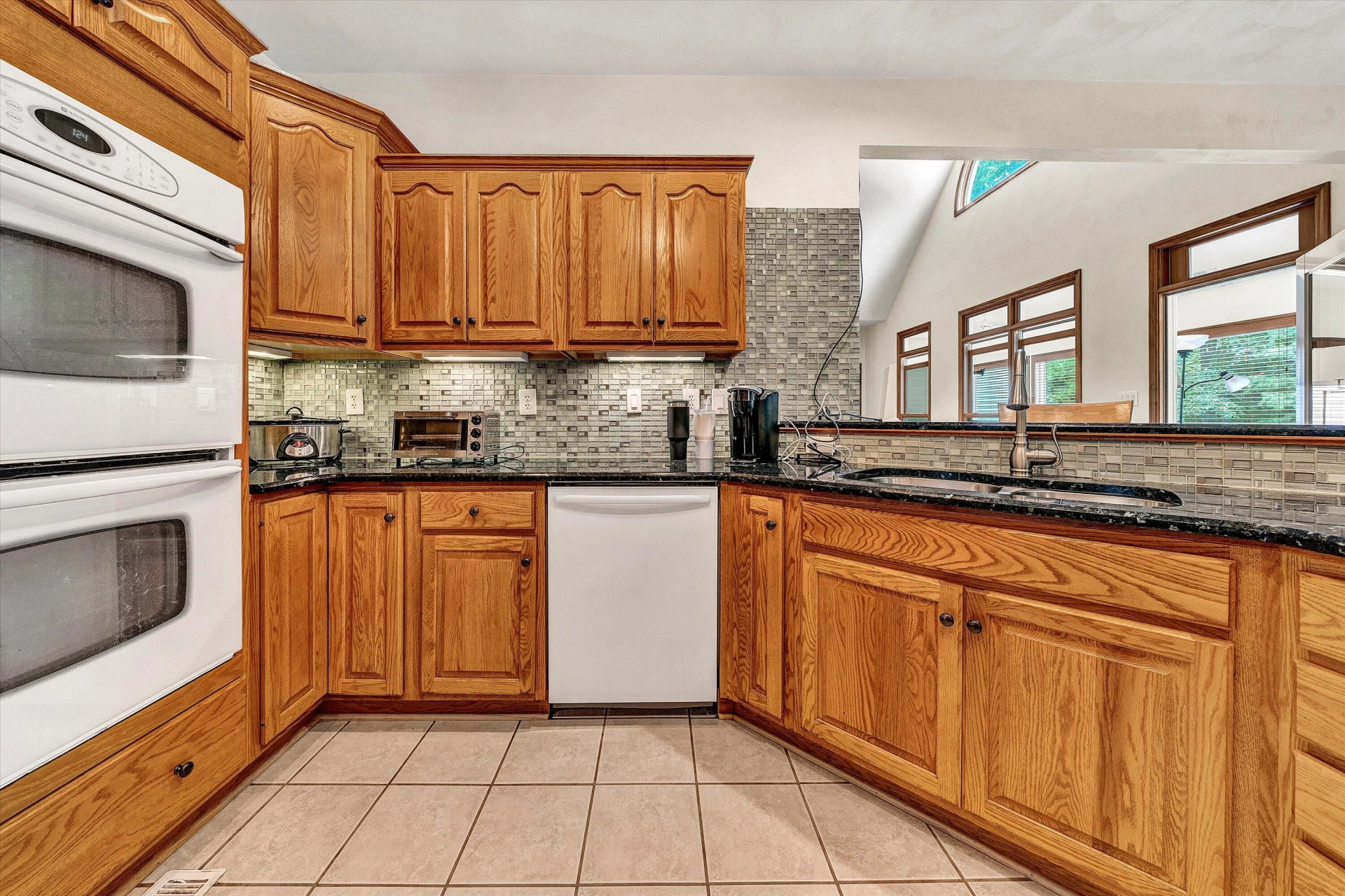 835 CLAYBANKS DR - Photo 16
