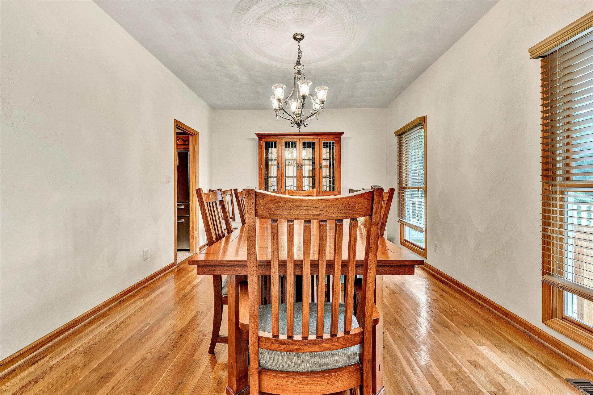 835 CLAYBANKS DR - Photo 20