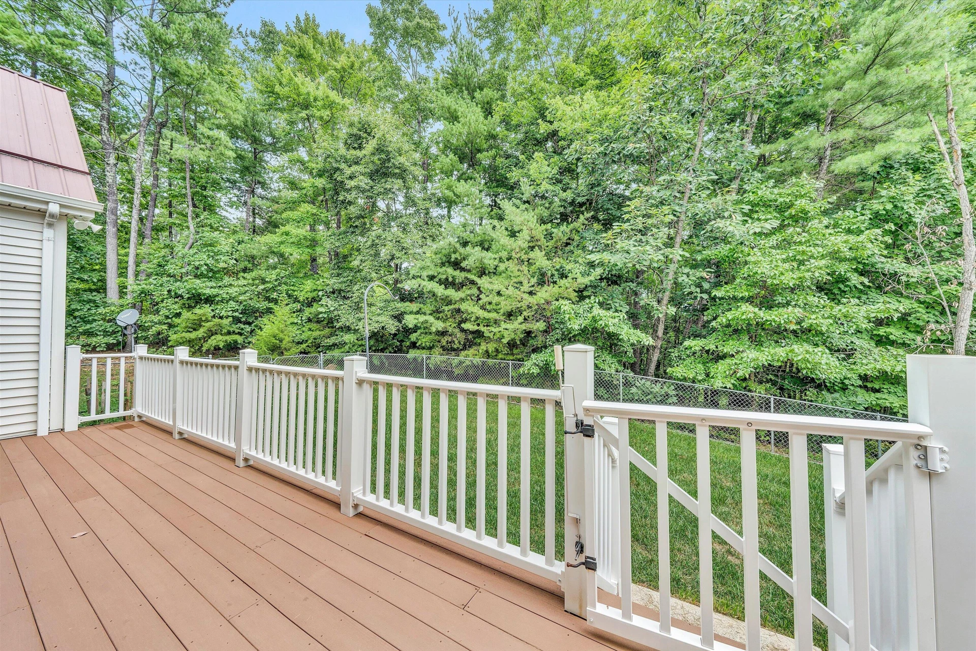 835 CLAYBANKS DR - Photo 21