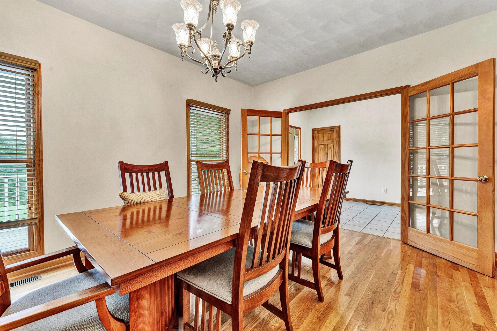835 CLAYBANKS DR - Photo 22