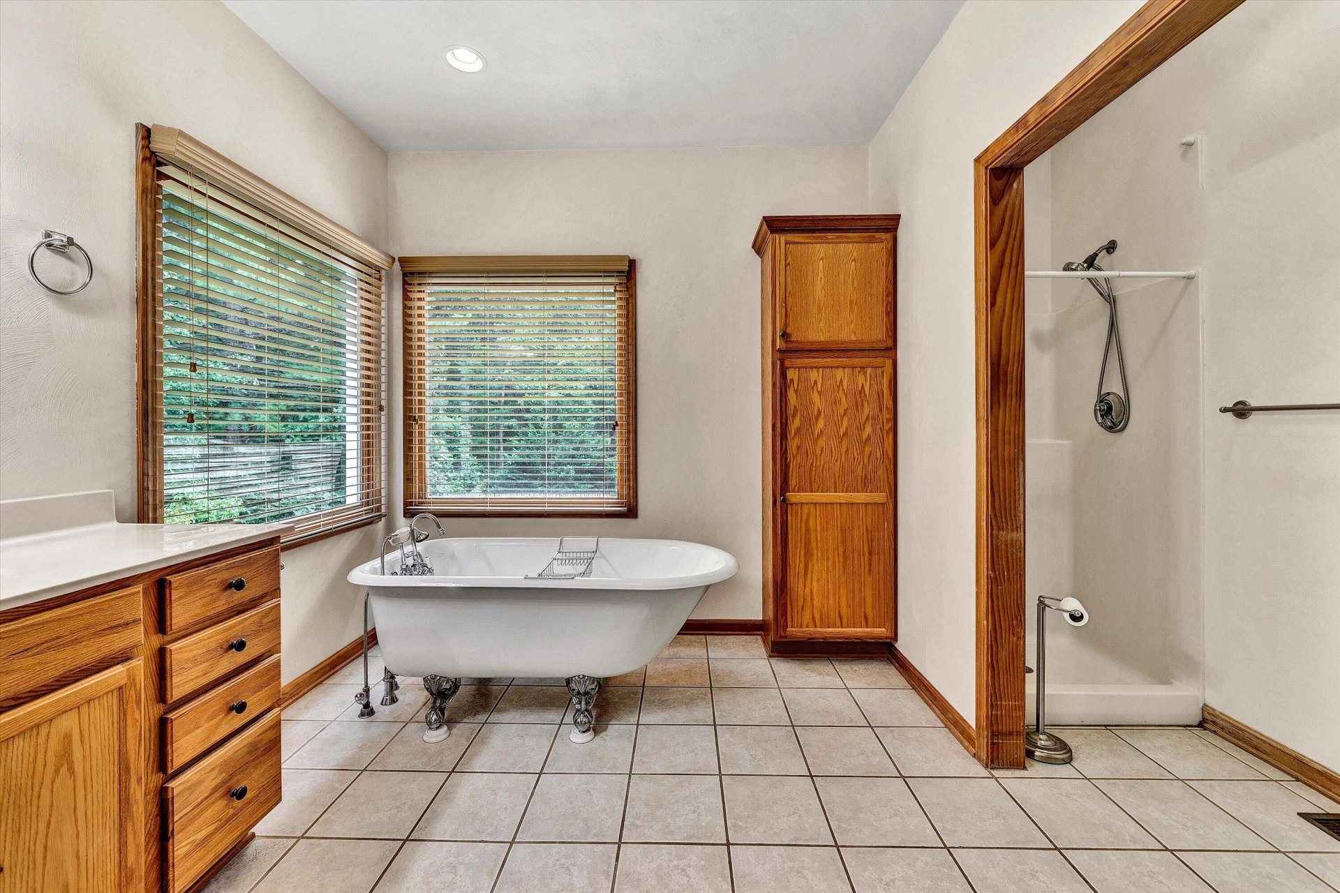 835 CLAYBANKS DR - Photo 25