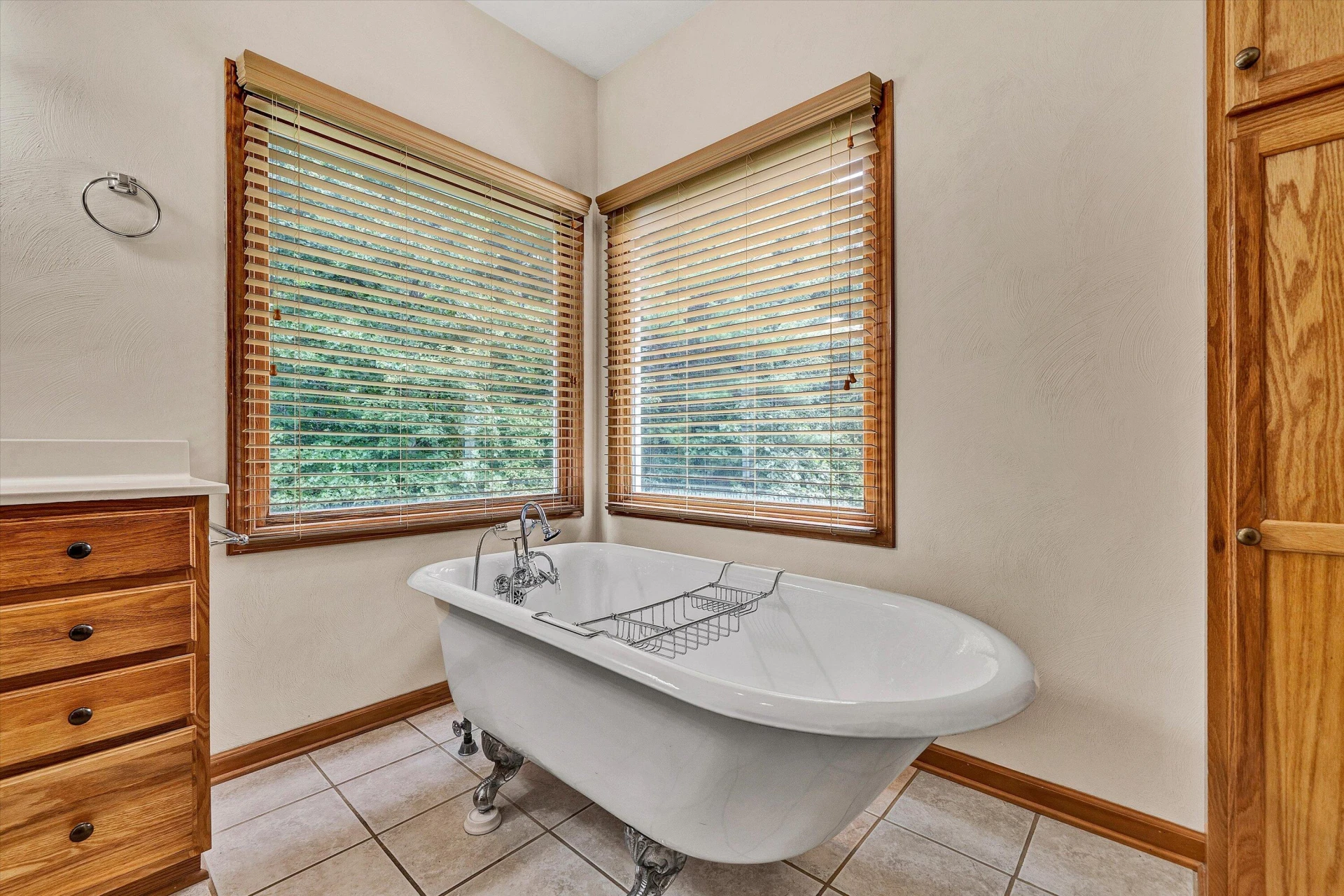 835 CLAYBANKS DR - Photo 27