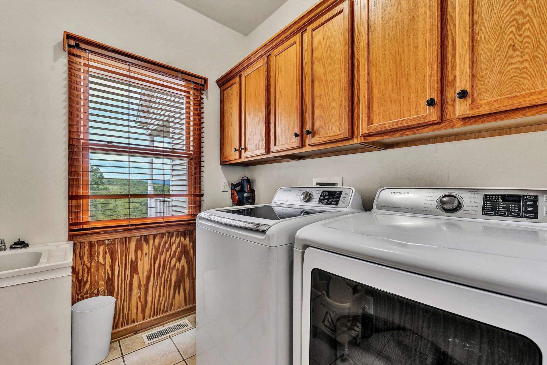 835 CLAYBANKS DR - Photo 28