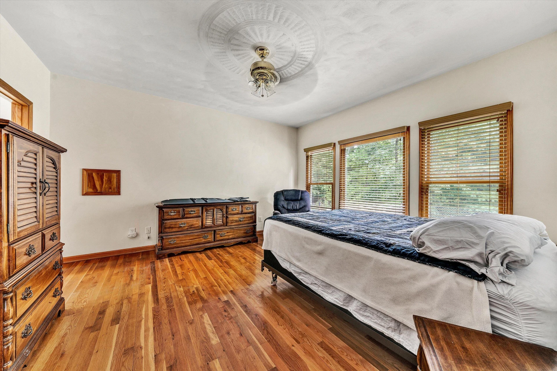 835 CLAYBANKS DR - Photo 31