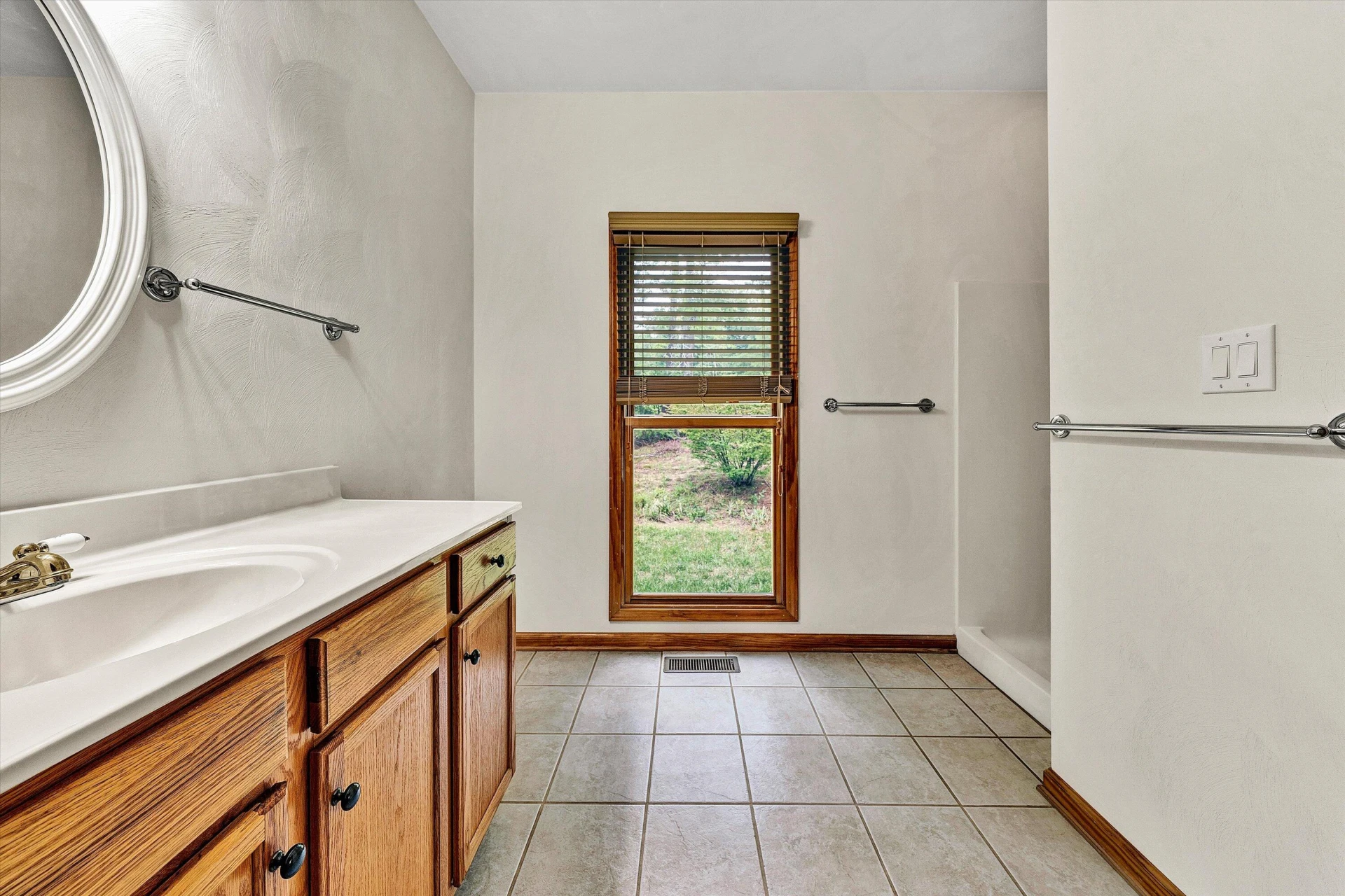 835 CLAYBANKS DR - Photo 34