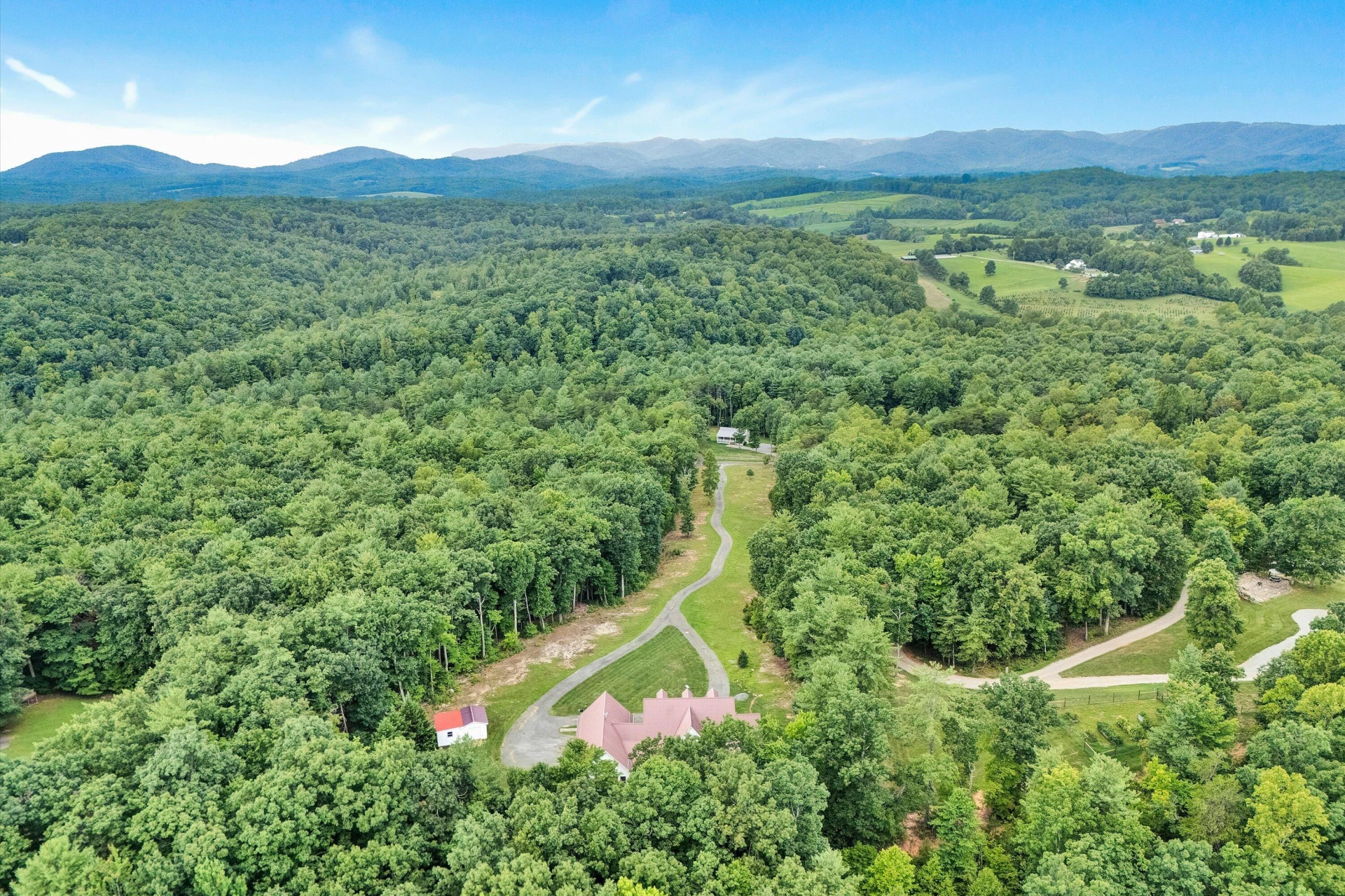 835 CLAYBANKS DR - Photo 35