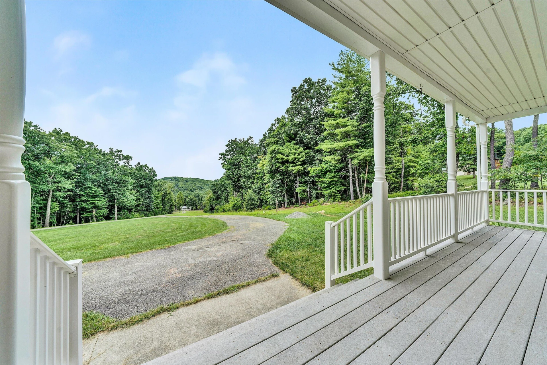 835 CLAYBANKS DR - Photo 4