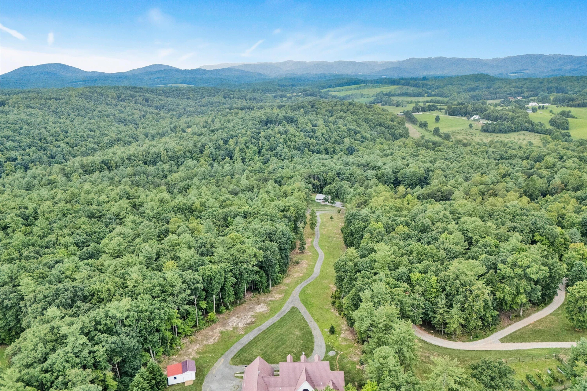835 CLAYBANKS DR - Photo 46