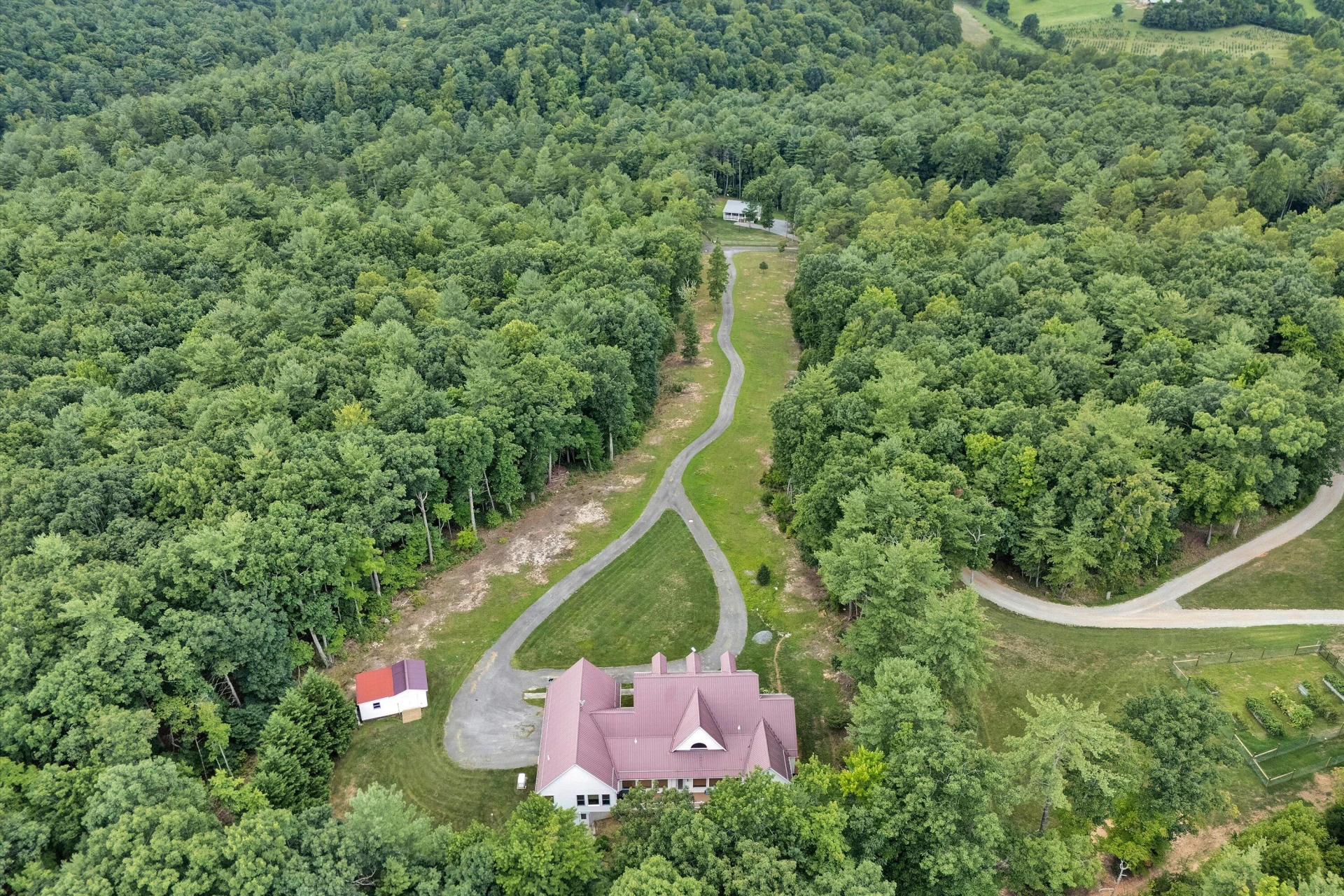835 CLAYBANKS DR - Photo 47