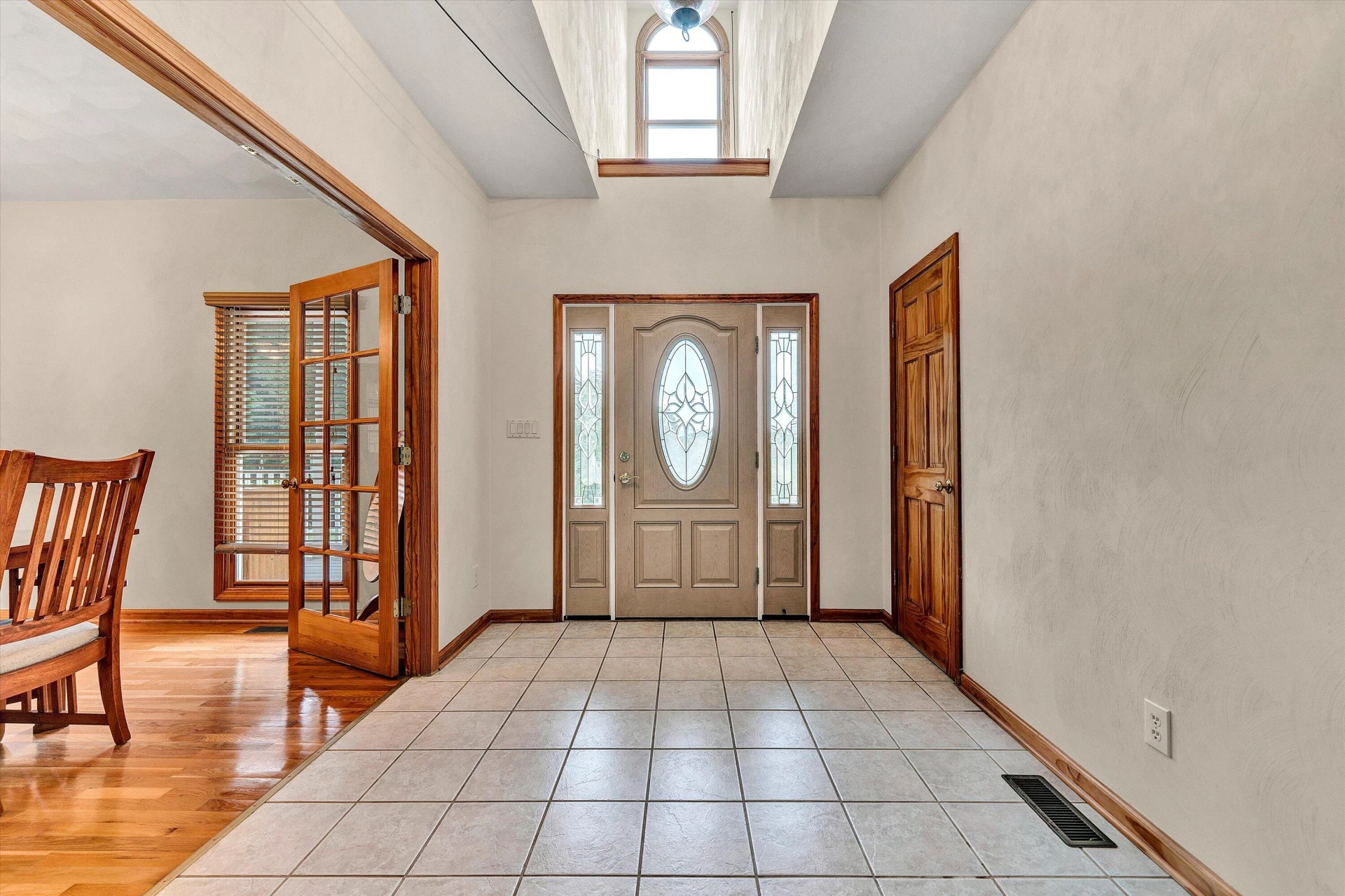 835 CLAYBANKS DR - Photo 6