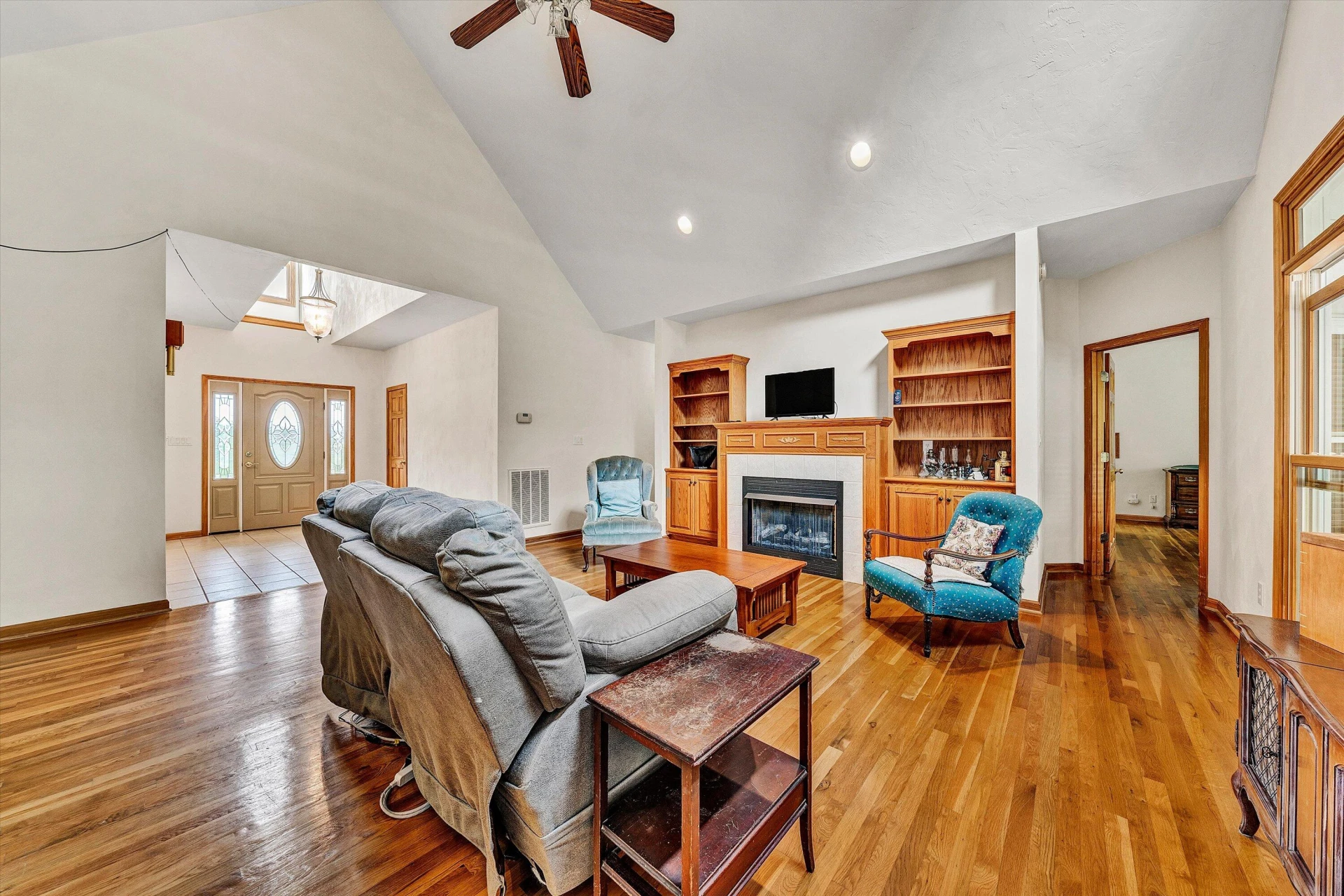 835 CLAYBANKS DR - Photo 8