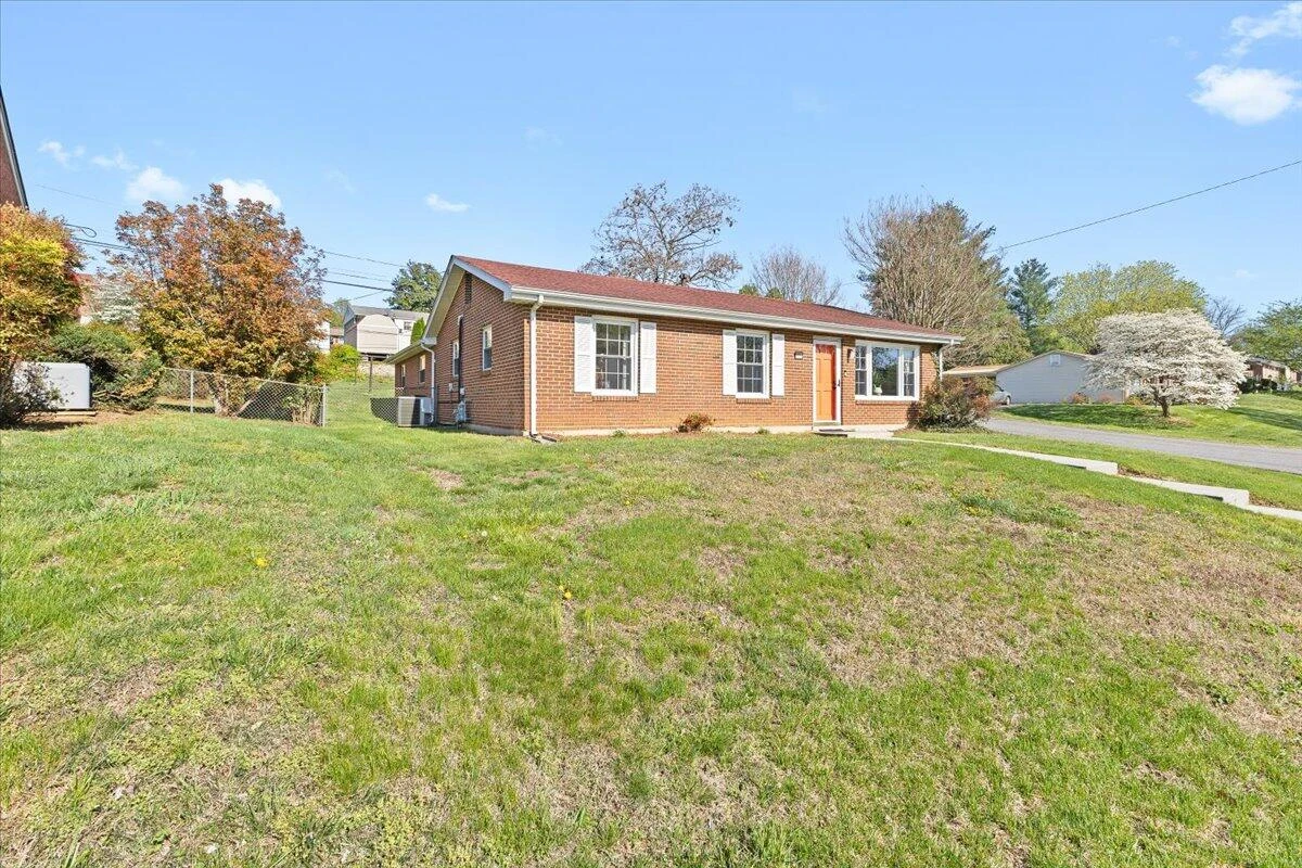 5501 Daytona RD - Photo 4