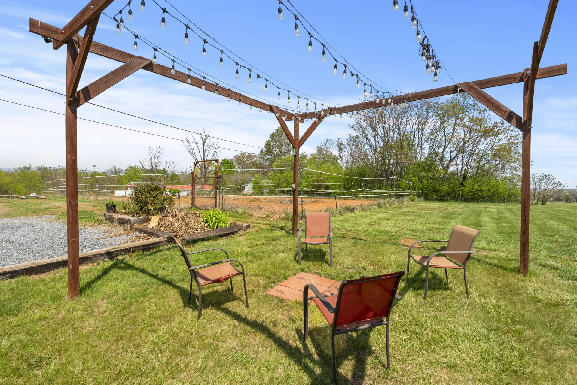 1062 Overacre DR - Photo 2