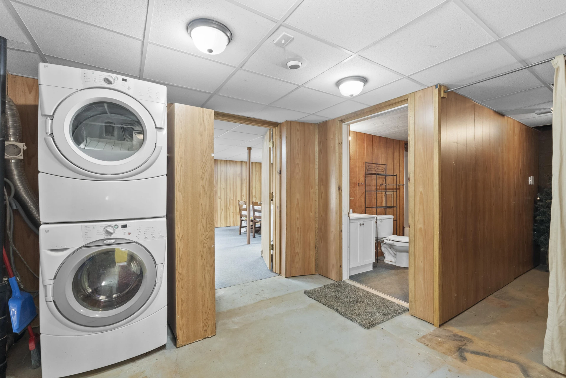 1062 Overacre DR - Photo 36