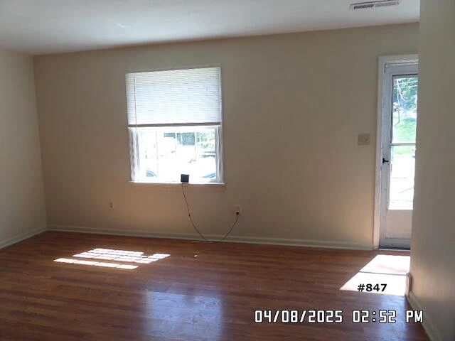 847 Kerns AVE - Photo 4