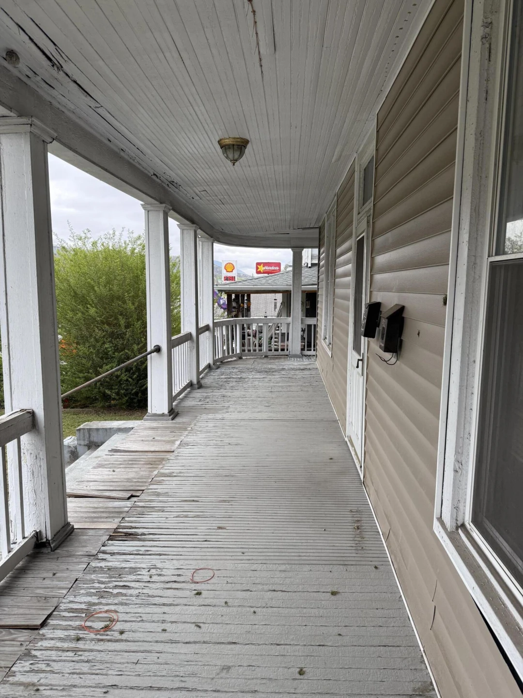 422 Ridgeway ST - Photo 3
