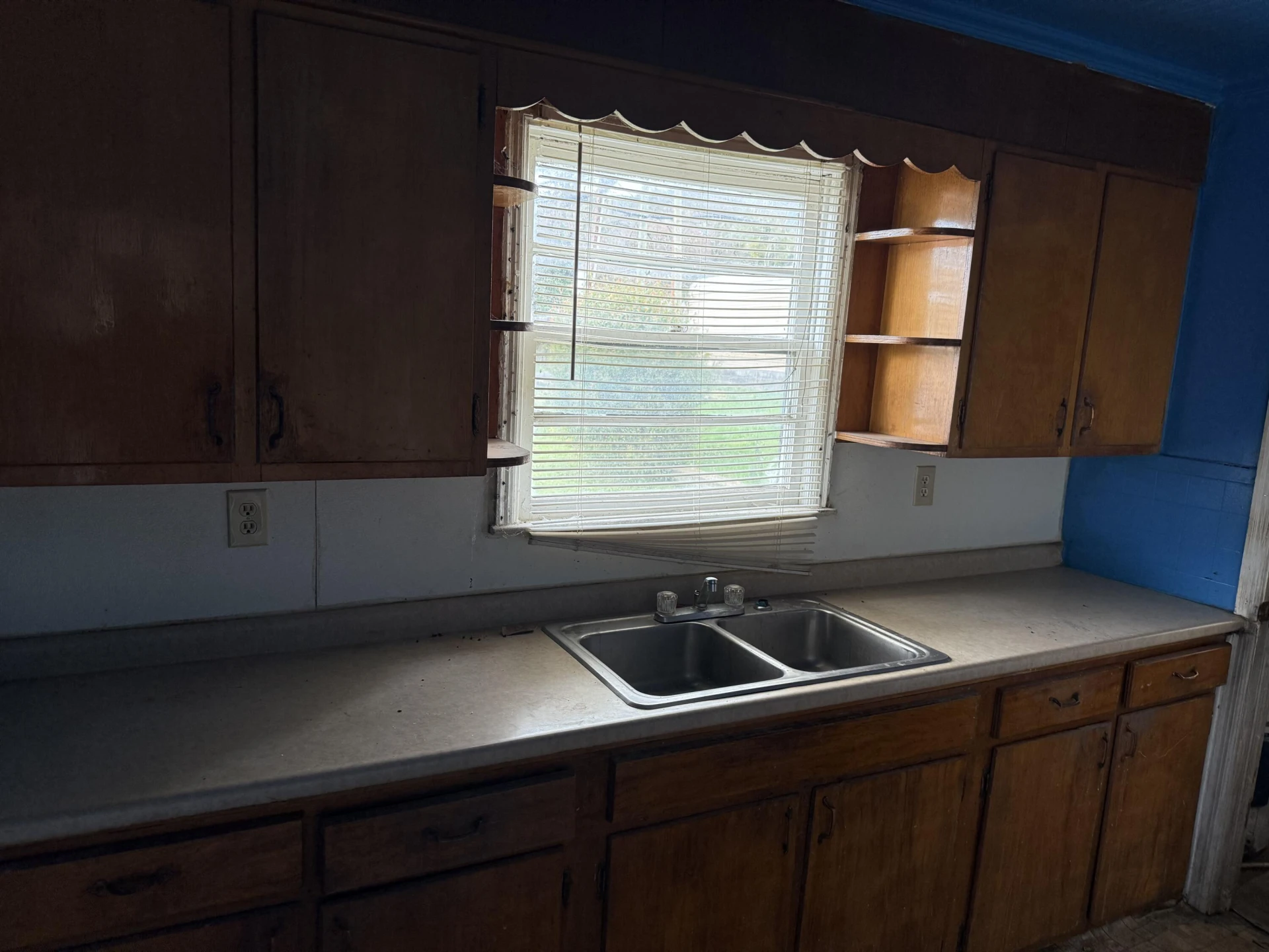 422 Ridgeway ST - Photo 8