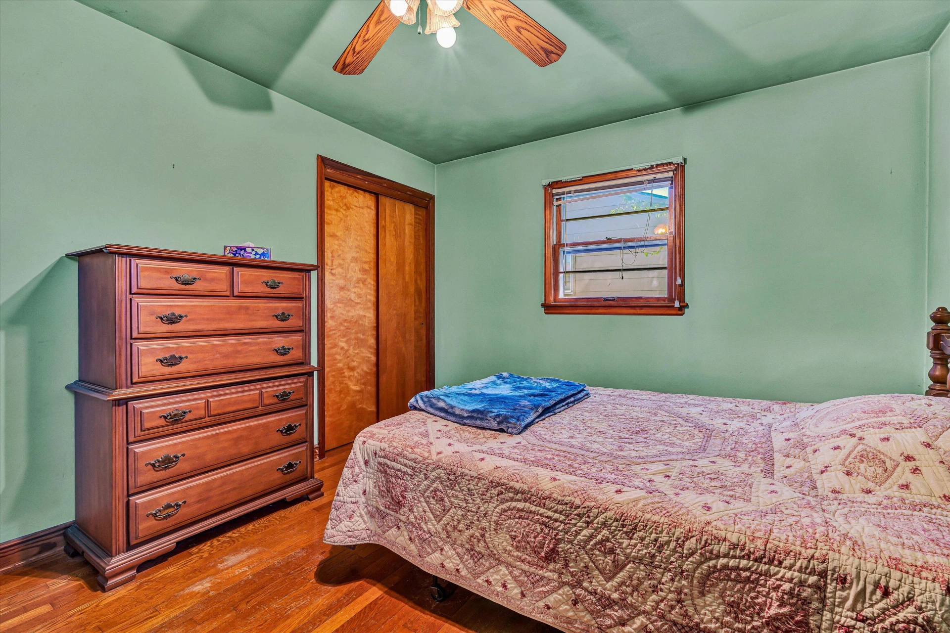 537 Wentworth AVE - Photo 12