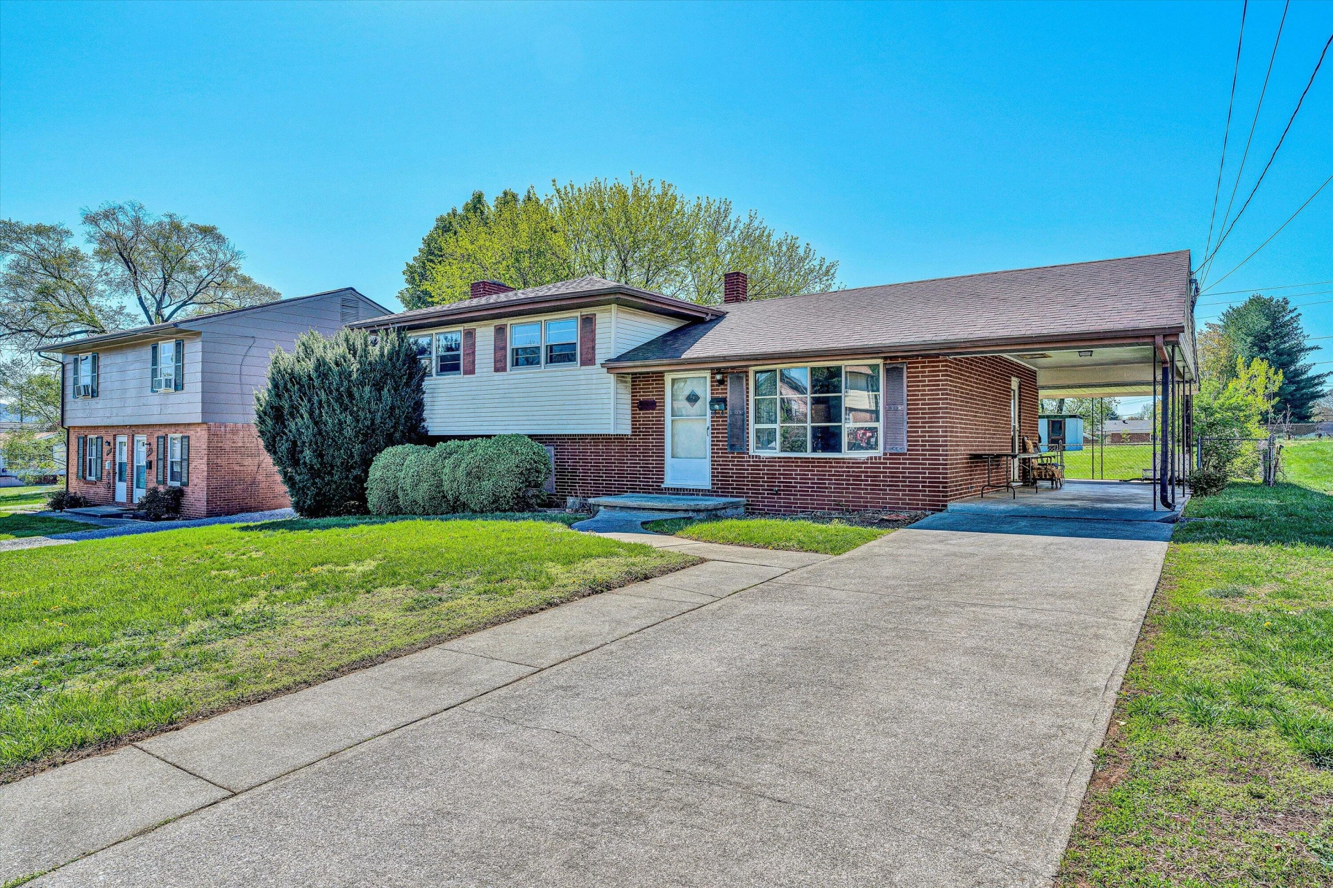 537 Wentworth AVE - Photo 3