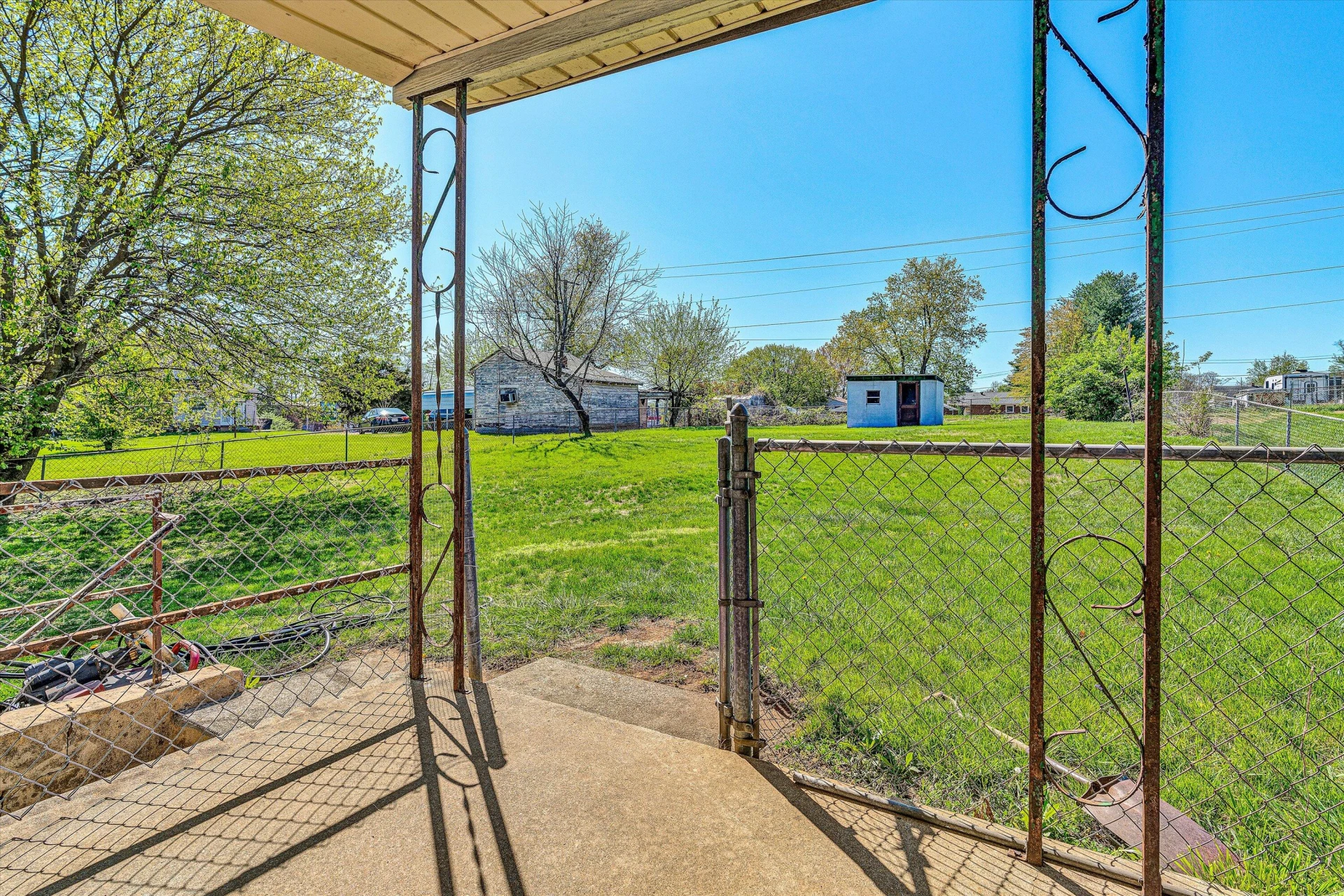 537 Wentworth AVE - Photo 24
