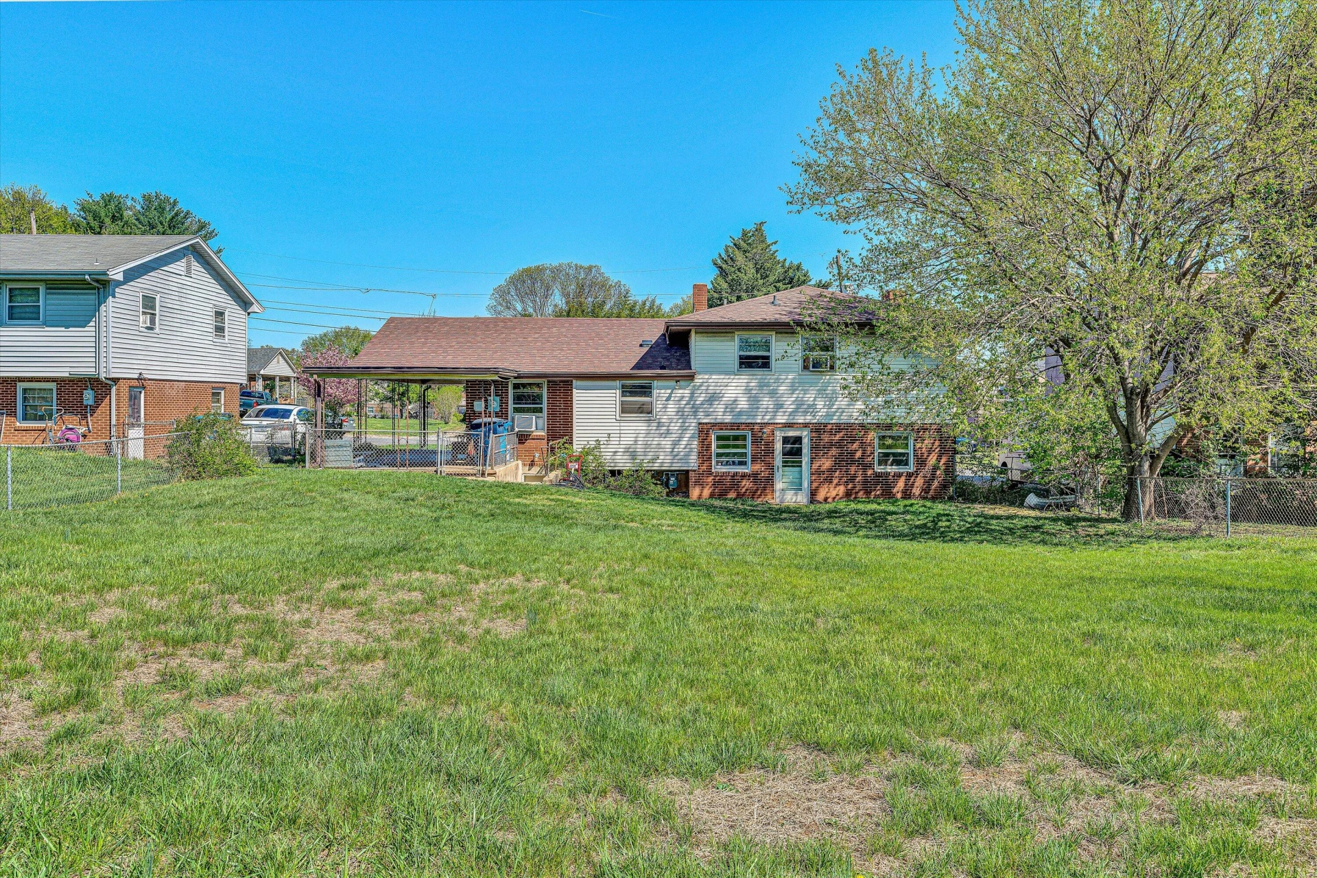 537 Wentworth AVE - Photo 27