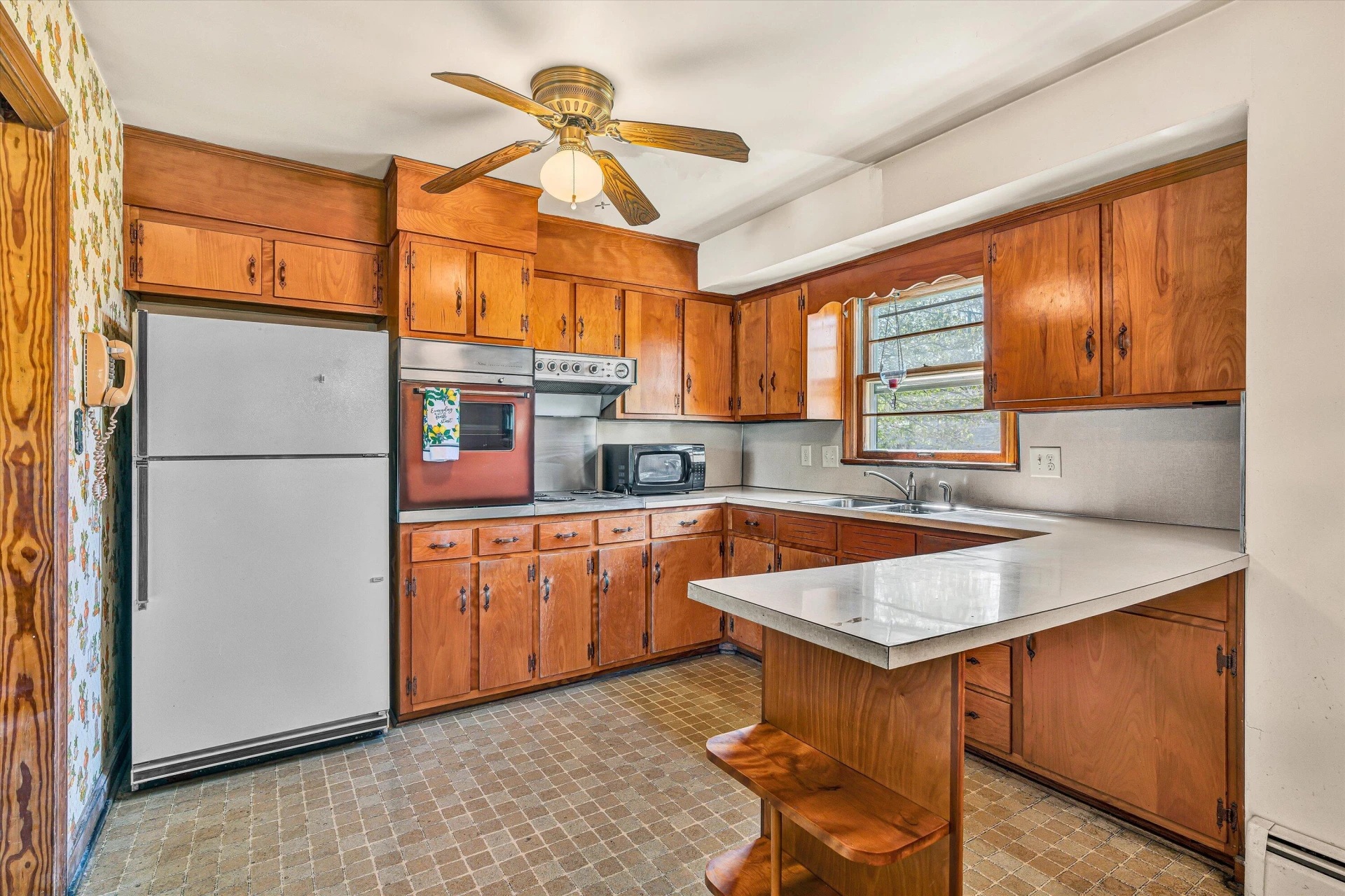 537 Wentworth AVE - Photo 6