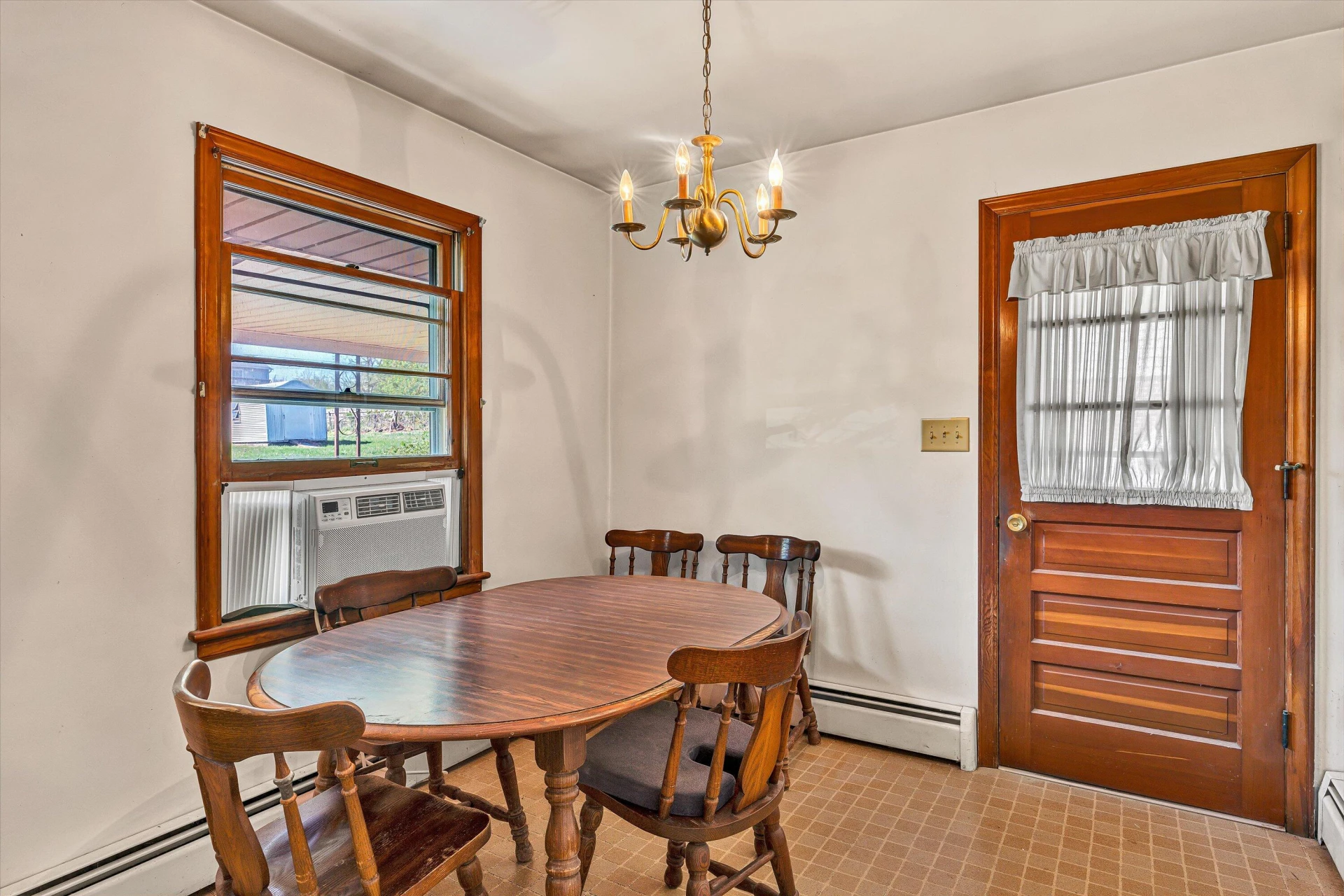 537 Wentworth AVE - Photo 9