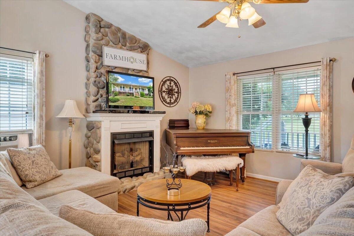 1464 Flint Hill RD - Photo 9
