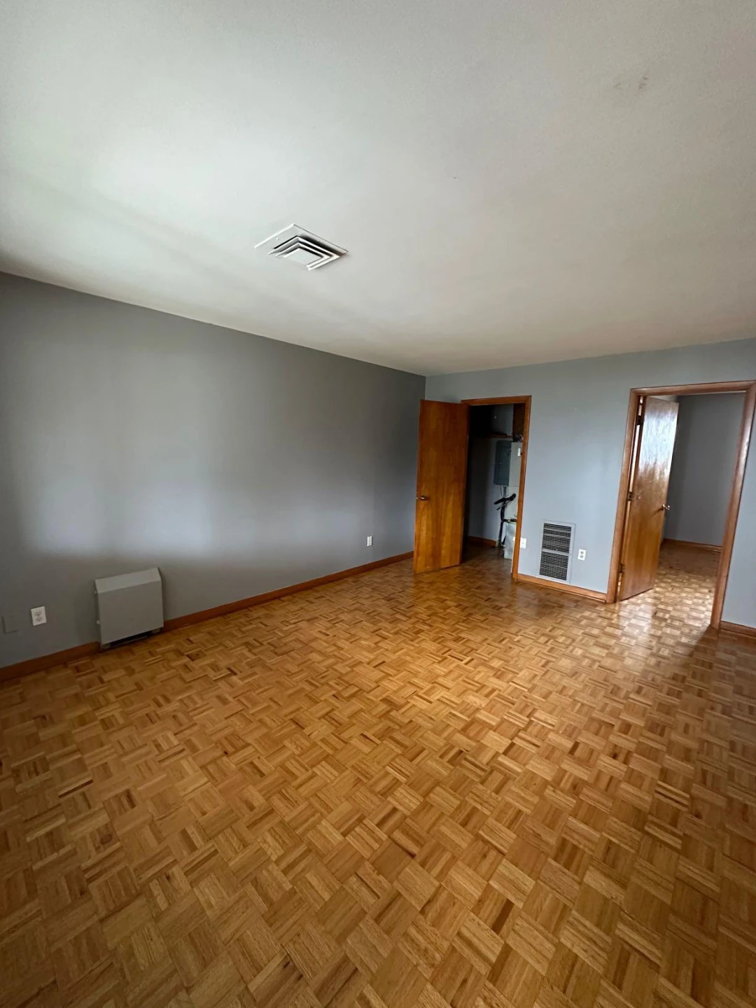 201 Mountain AVE - Photo 3