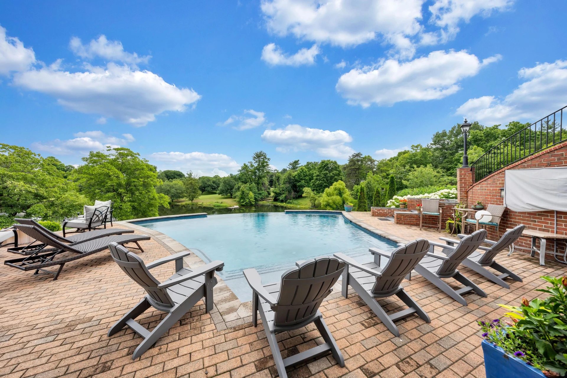 4134 Lake DR - Photo 2