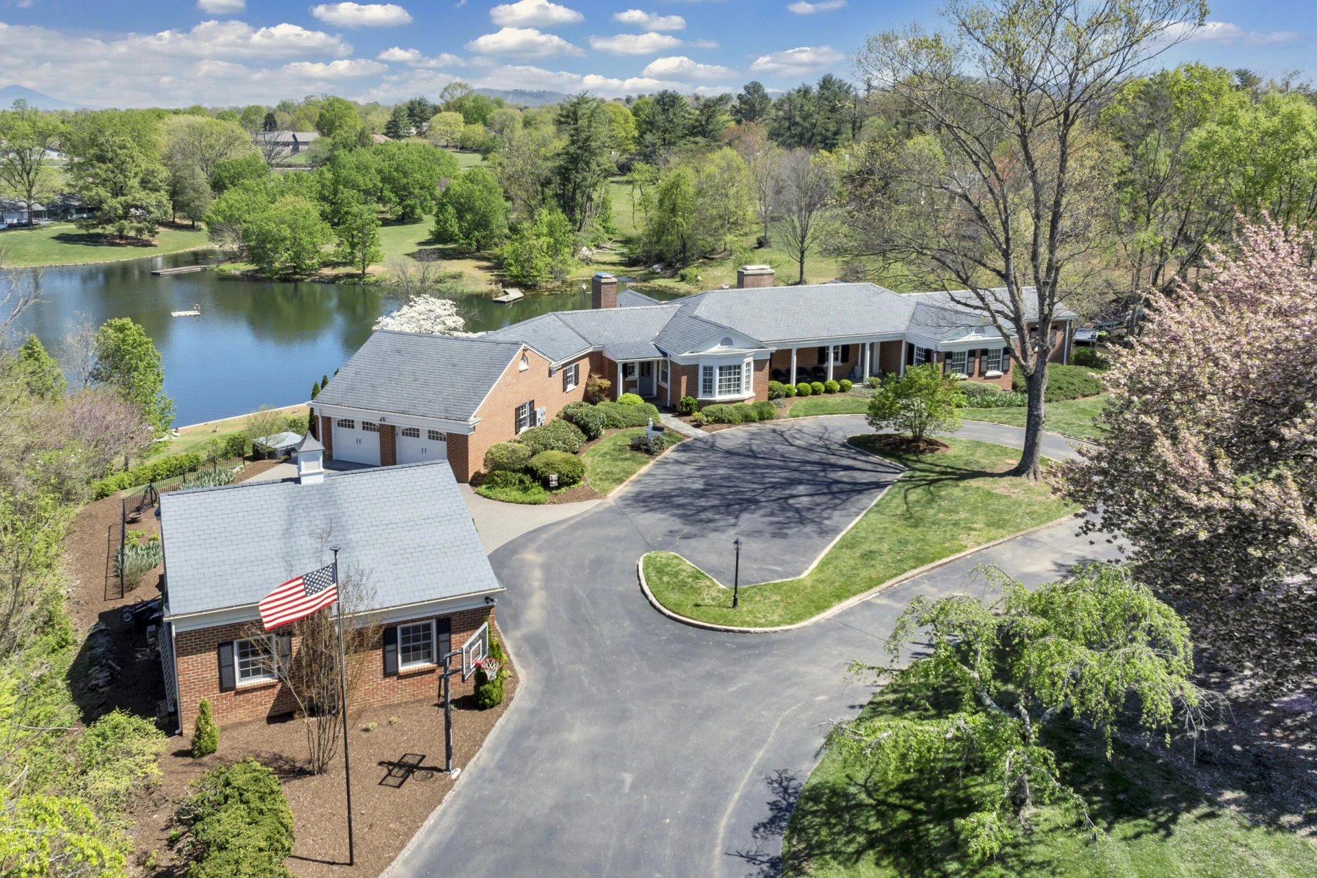 4134 Lake DR - Photo 3