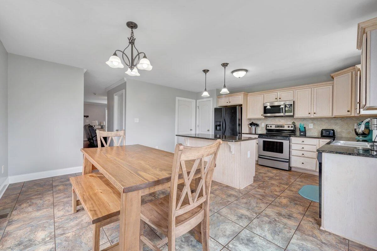 1049 Haymore DR - Photo 19