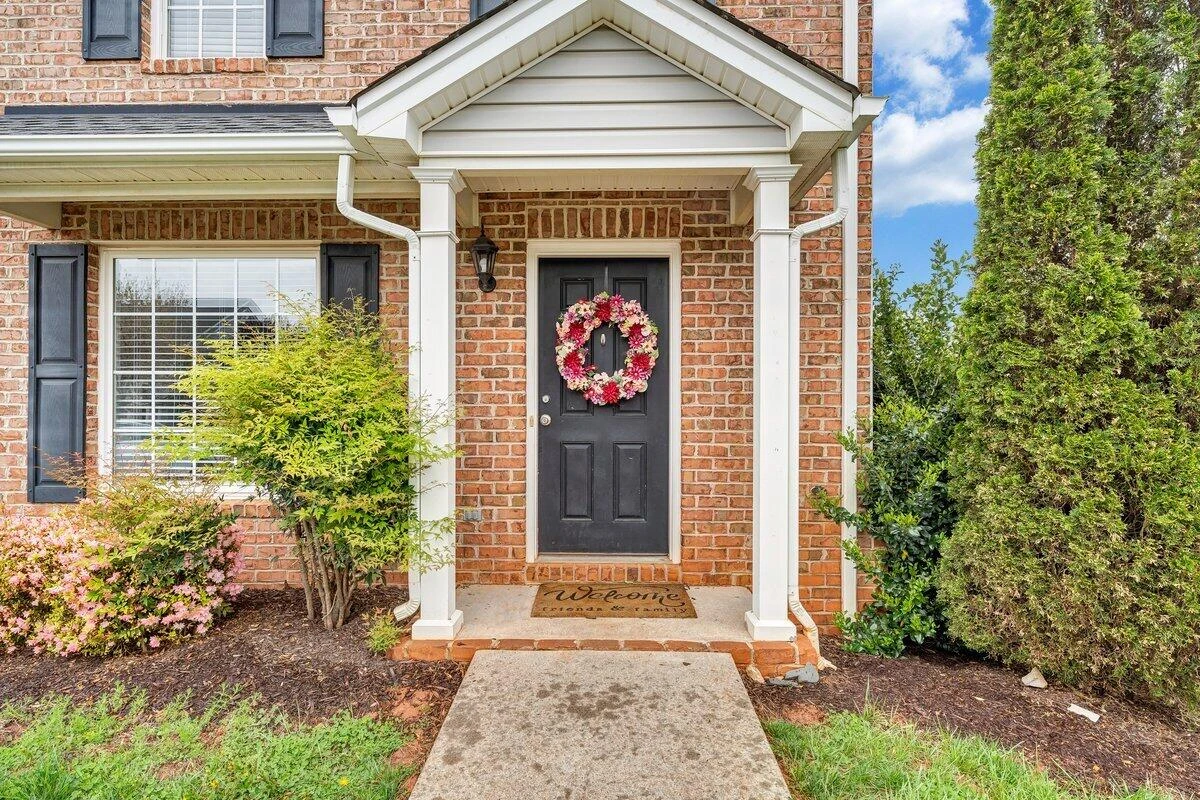 1049 Haymore DR - Photo 2