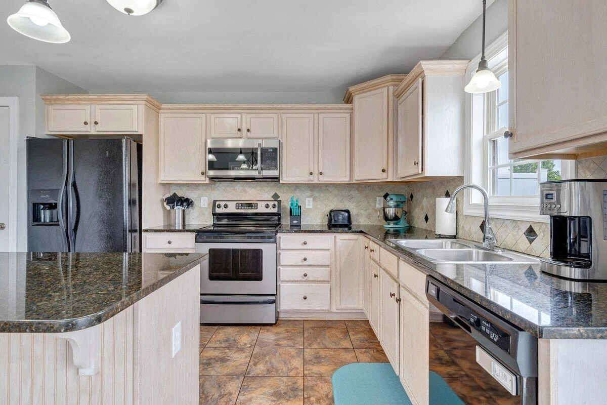1049 Haymore DR - Photo 20