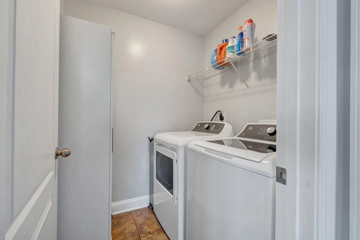 1049 Haymore DR - Photo 27