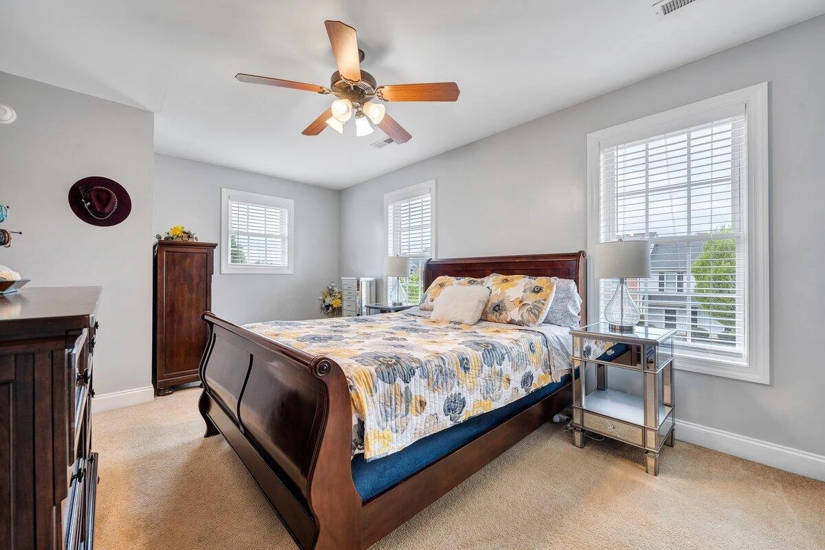 1049 Haymore DR - Photo 28